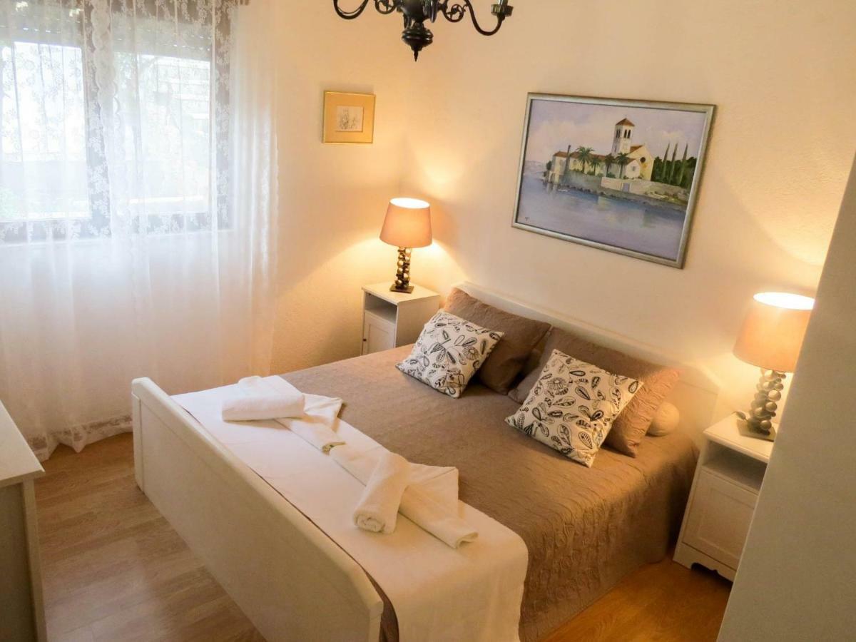 Apartments Barba Трогир Экстерьер фото